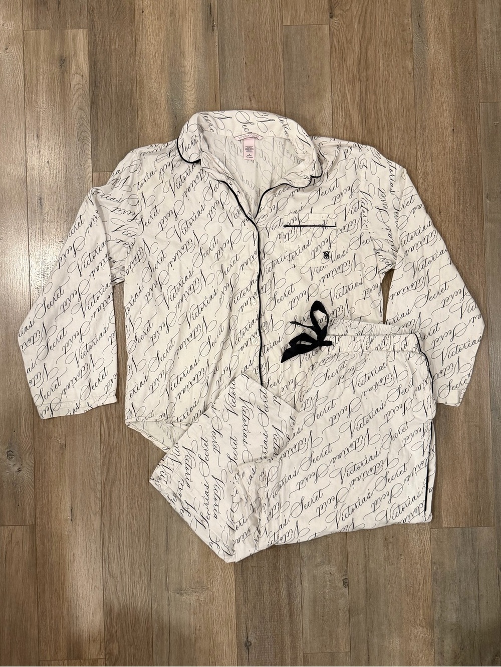 Victoria's Secret White Script-Print Pajama Set with Black Trim